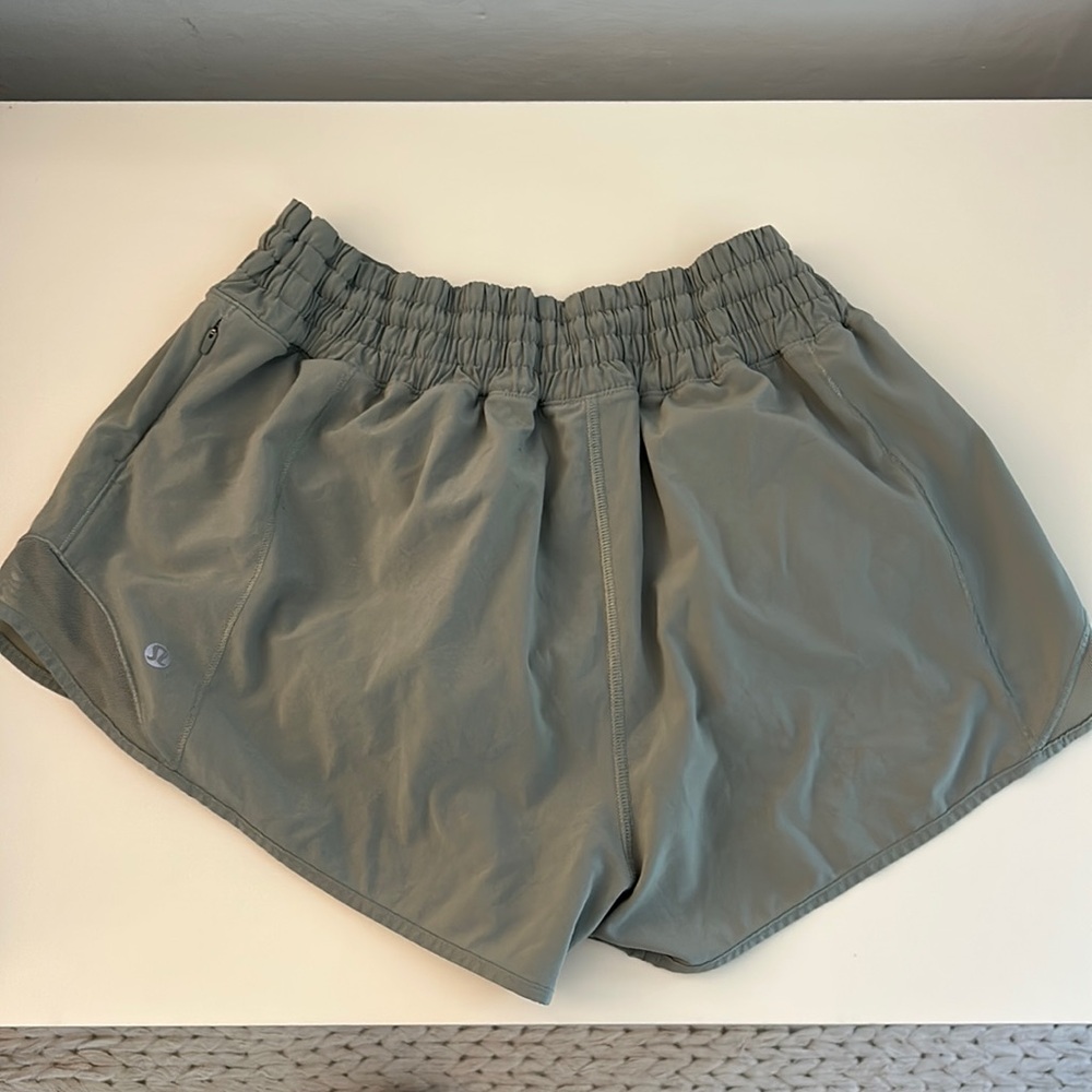 Lululemon Hotty Hot 2.5 size 6